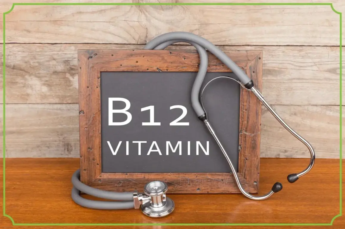 Tablica z napisem "B12 VITAMIN" i stetoskopem. Dbałość o bardzo wysoki poziom witaminy B12 jest kluczowa dla zdrowia.